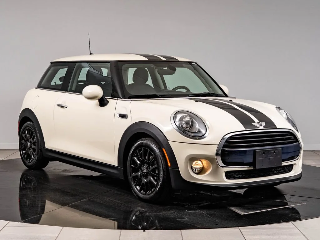 Used 2018 Pepper White MINI  image 12