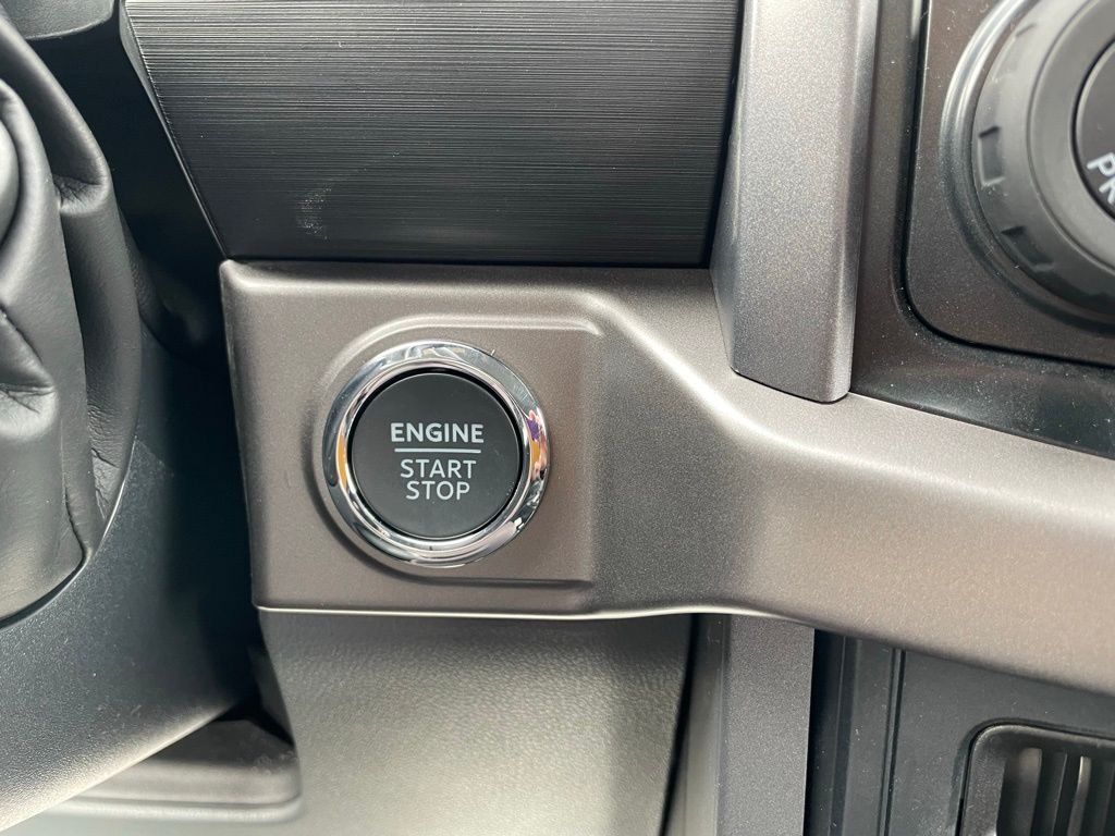 Used 2025 Silver Ford XLT image 35