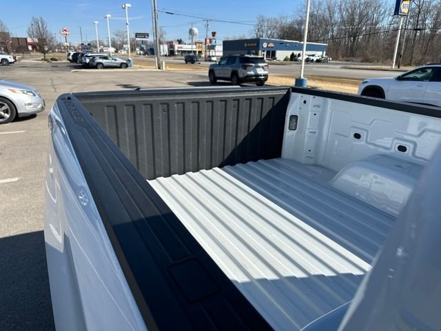 Used 2025 White Chevrolet LT image 14