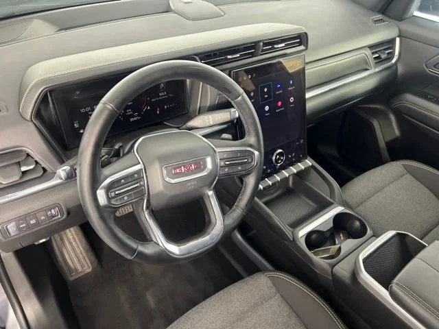 Used 2025 Silver GMC Elevation image 12