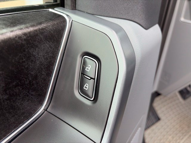 Used 2022 White Ford XL image 12