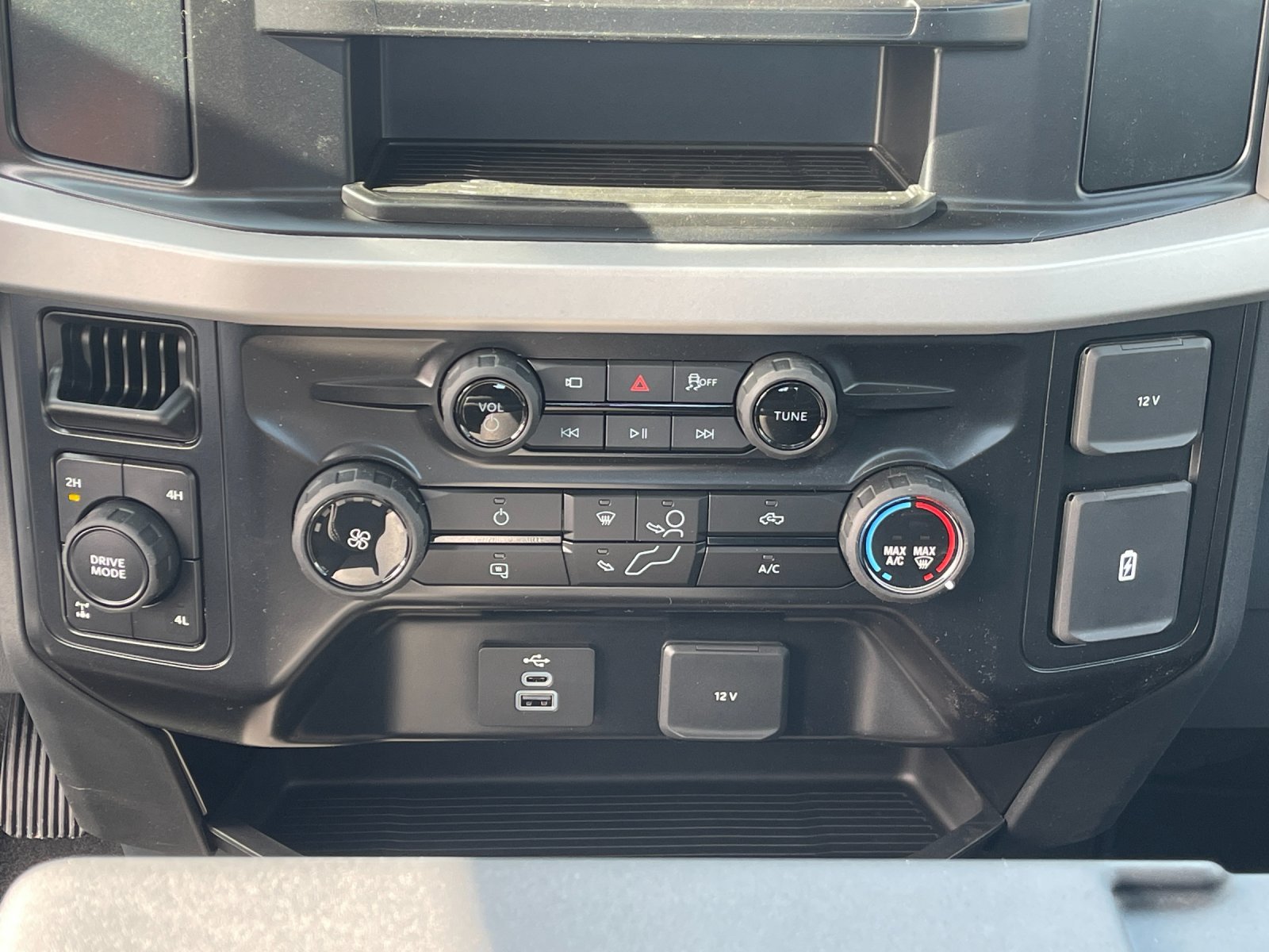 New 2026 Oxford White Ford F-350® XL image 20