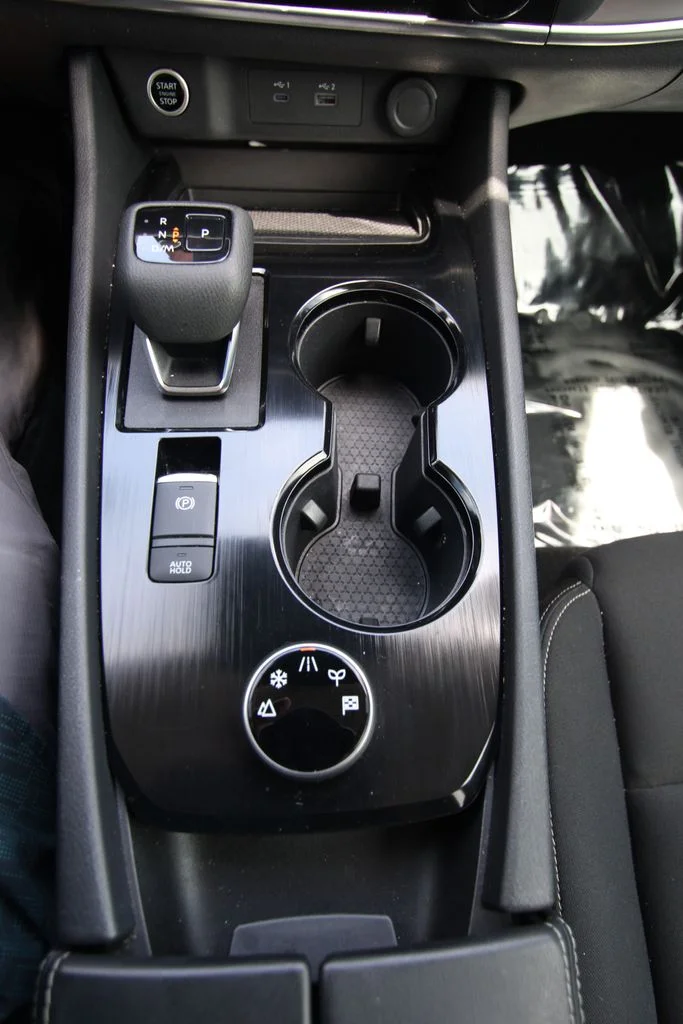Used 2023 White Nissan S image 23