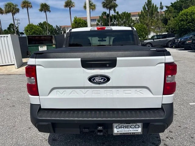 Certified Used 2025 Oxford White Ford XLT image 3