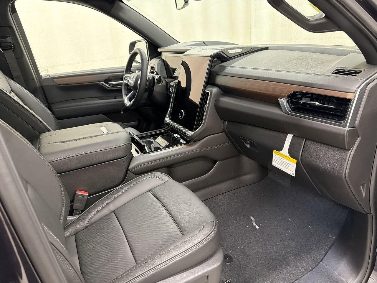 2026 GMC Yukon XL Denali - Photo 15