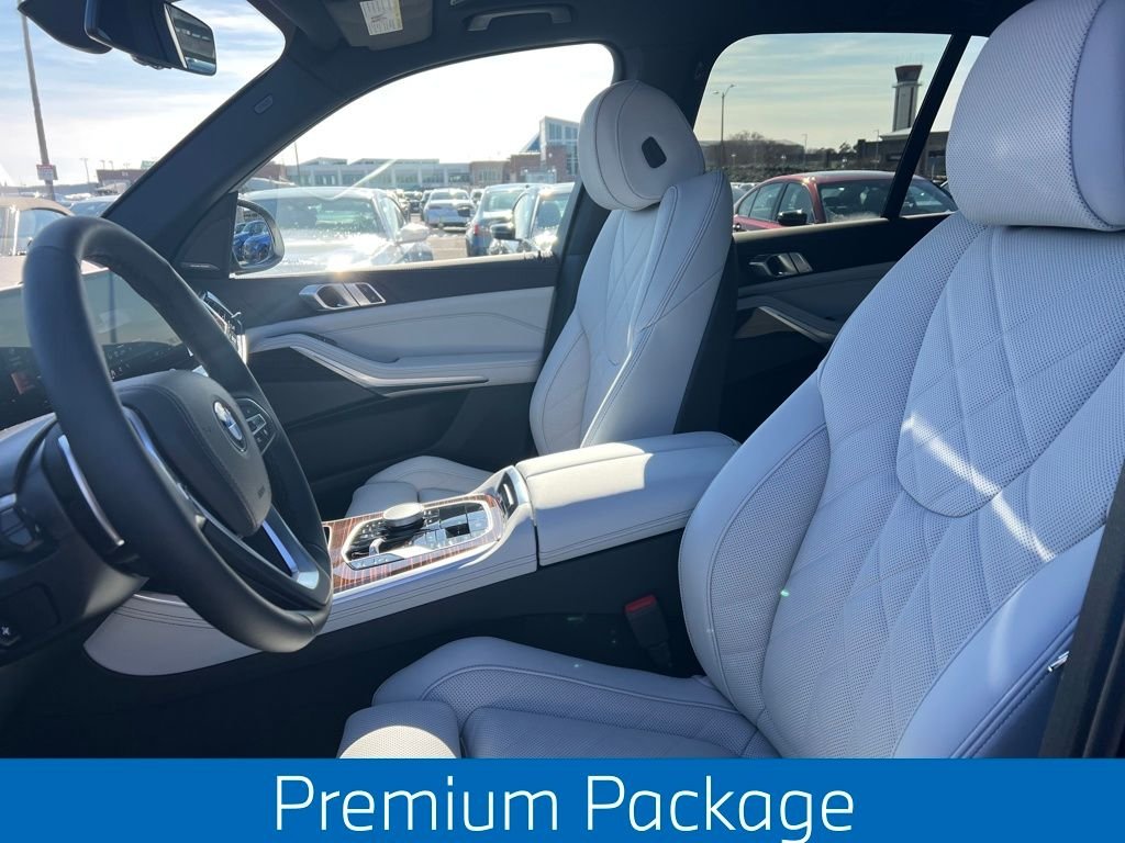 Used 2026 Gray BMW xDrive40i image 3