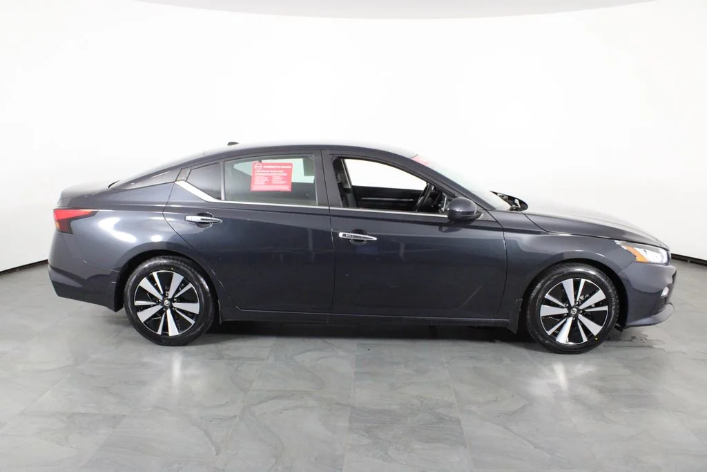 2022 Nissan Altima SV - Photo 12