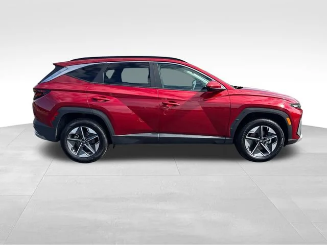 Used 2025 Red Hyundai SEL image 7