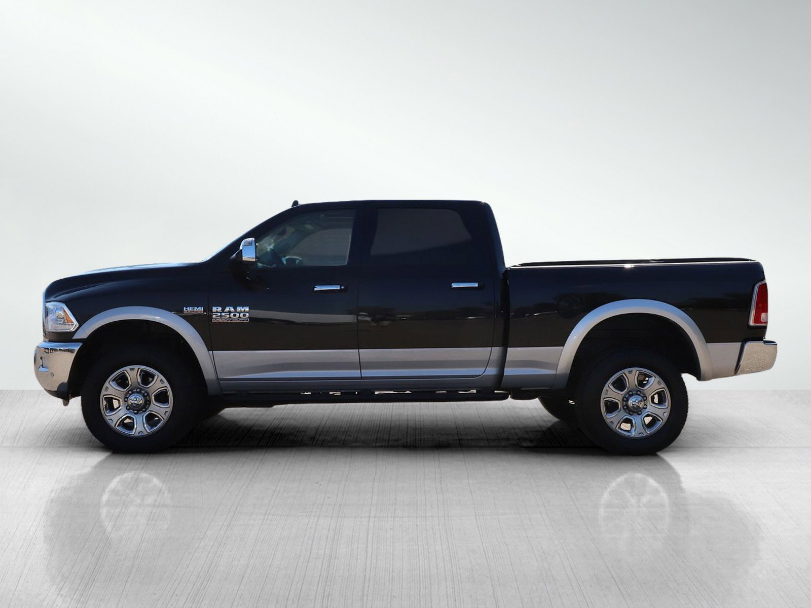Used 2016 RAM Ram 2500 Pickup Laramie with VIN 3C6UR5FJ5GG106915 for sale in Wayzata, Minnesota
