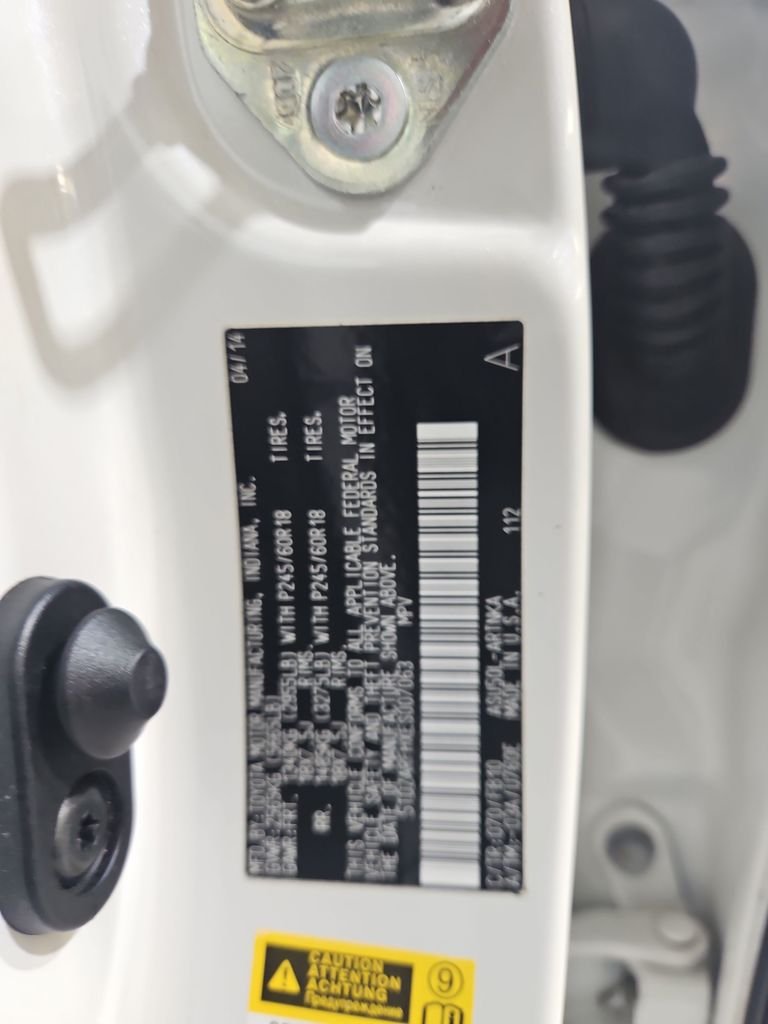 Used 2014 White Toyota LE image 29