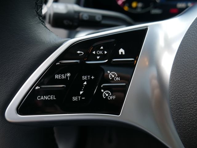 New 2026 Polar White Mercedes-Benz GLB 250 image 10