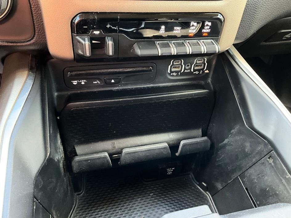 Used 2019 Black Ram Laramie image 24