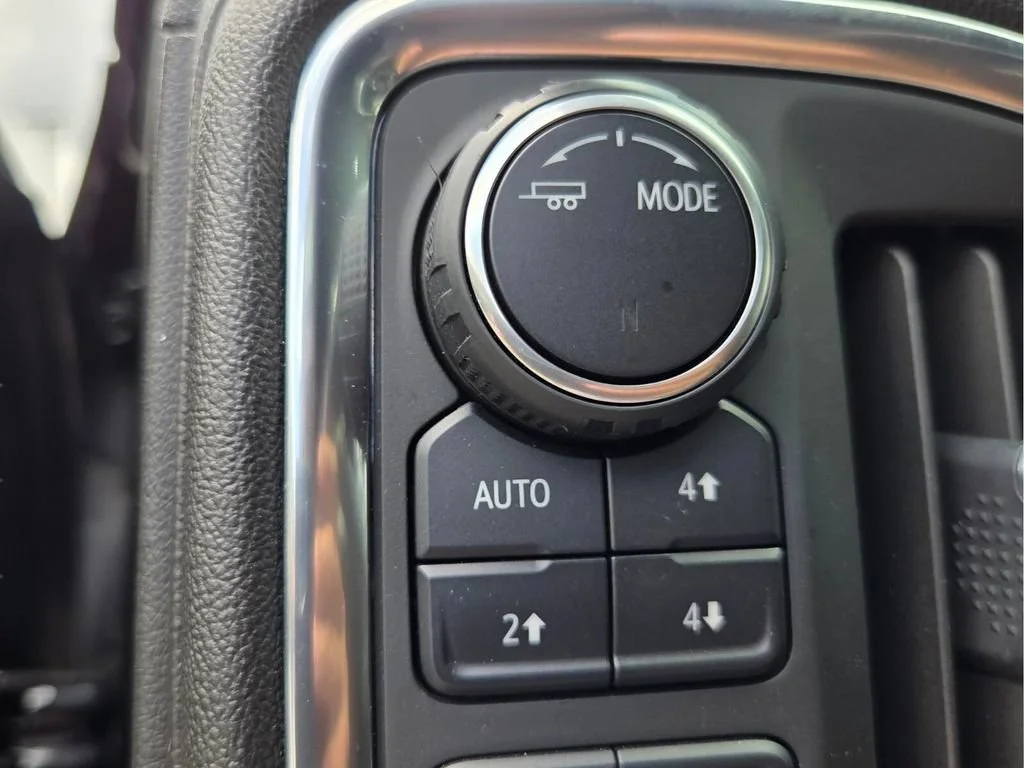 Used 2020 Black Chevrolet High Country image 31