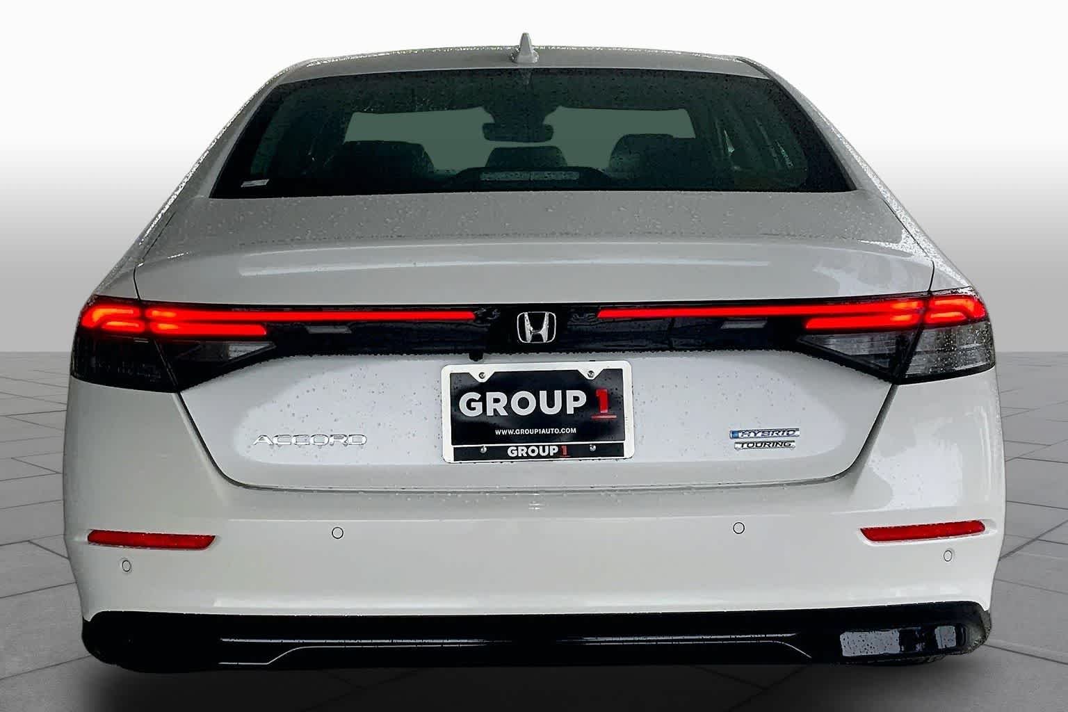 New 2026 Platinum White Pearl Honda Touring Hybrid image 4