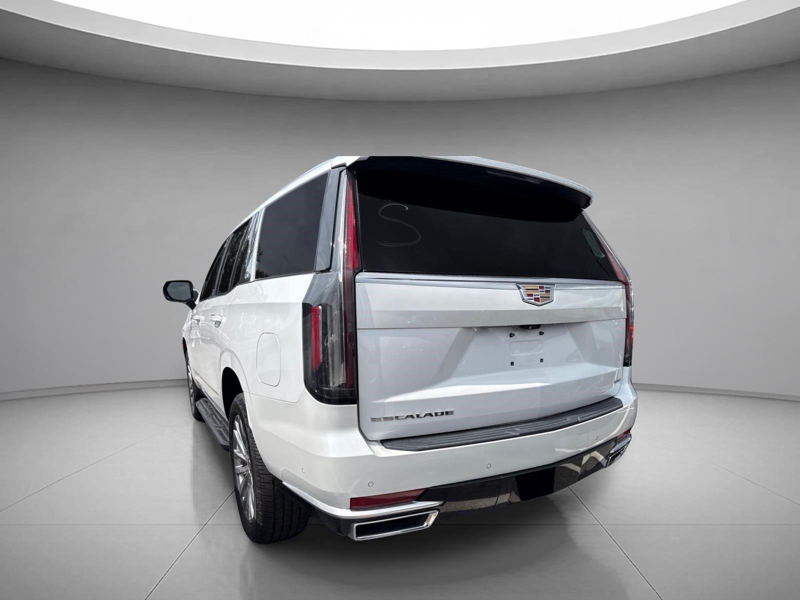 Used 2023 Crystal White Tricoat Cadillac 4WD Premium Luxury image 10