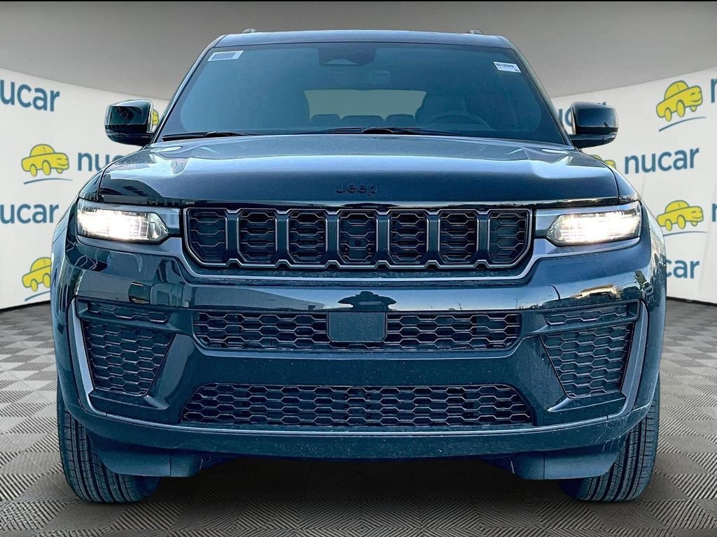 New 2026 Diamond Black Crystal Pearlcoat Jeep Laredo image 3