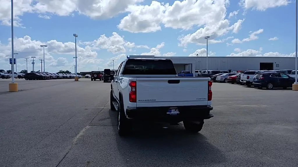 Used 2024 White Chevrolet Custom image 7