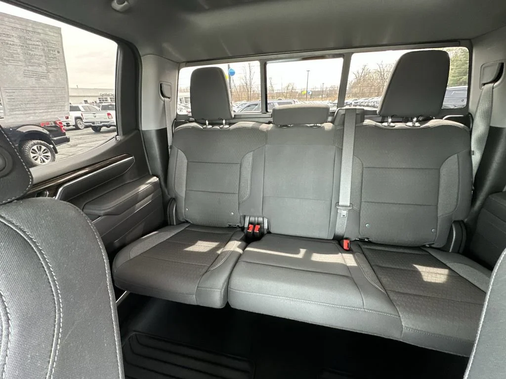 Used 2025 Black Chevrolet LT image 17