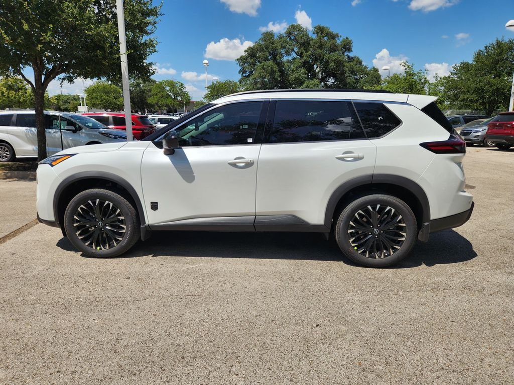New 2026 Everest White Pearl TriCoat Nissan Dark Armor™ image 4