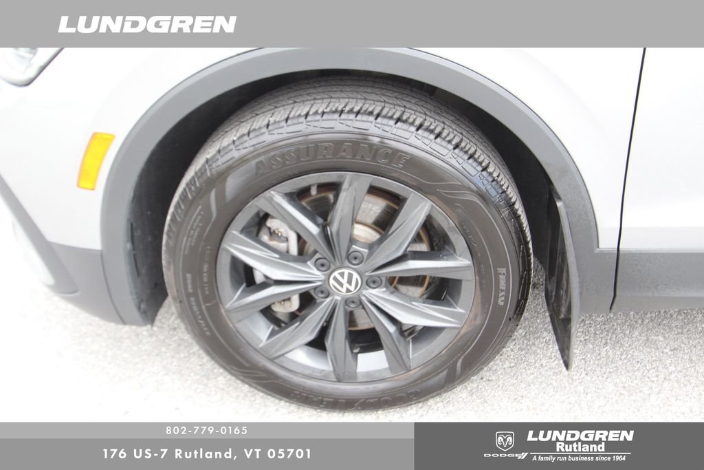 Used 2024 Gray Volkswagen 2.0T SE image 12