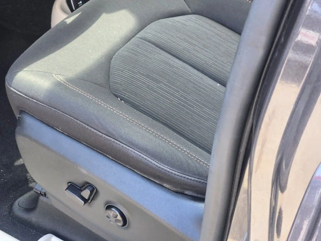 Used 2018 Gray Chrysler Touring Plus image 21