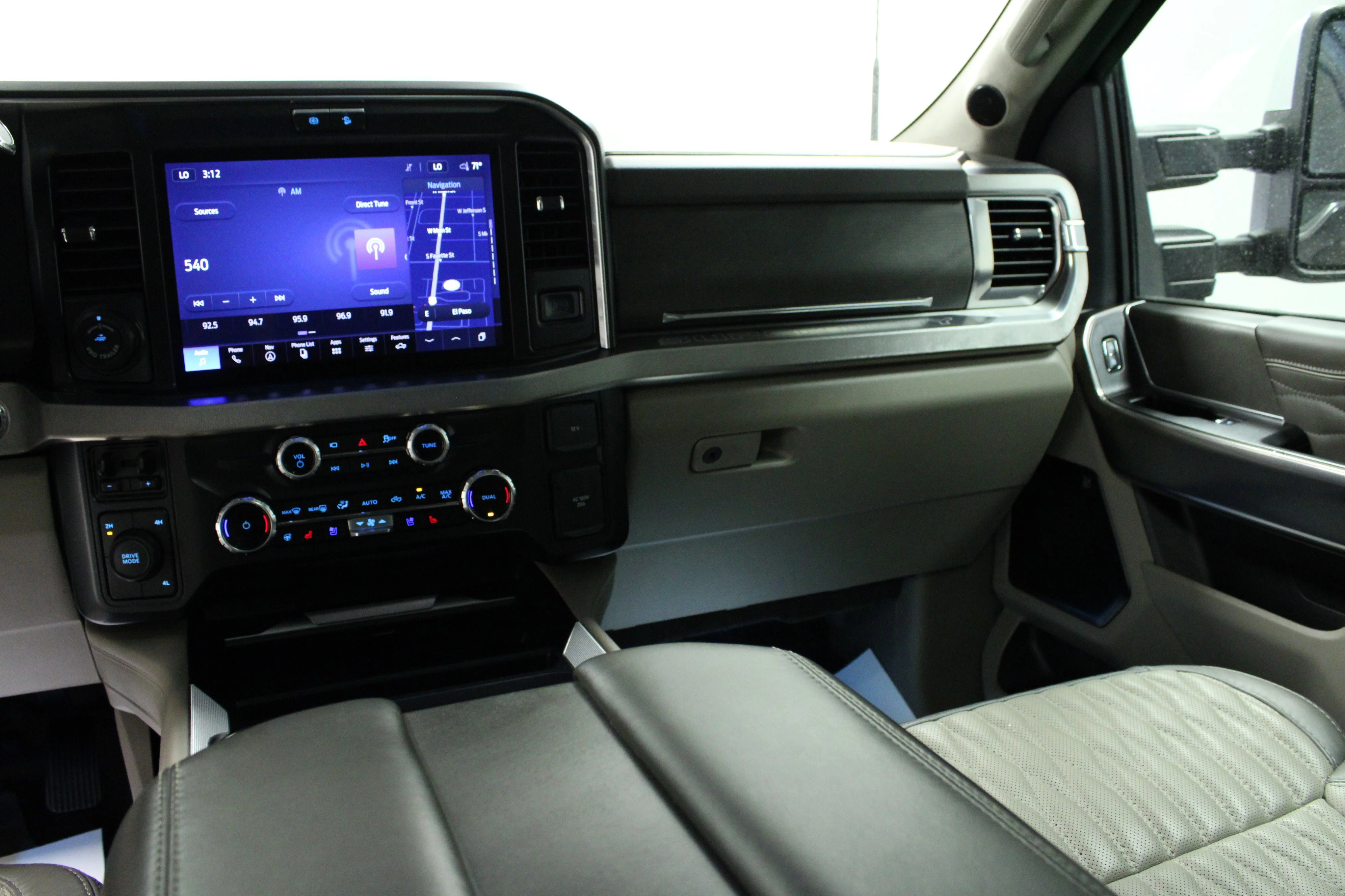 Used 2025 Agate Black Metallic Ford Platinum image 19