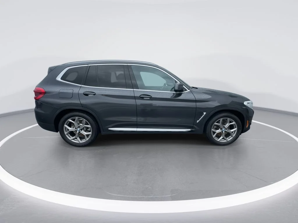 Used 2021 Gray BMW xDrive30i image 9