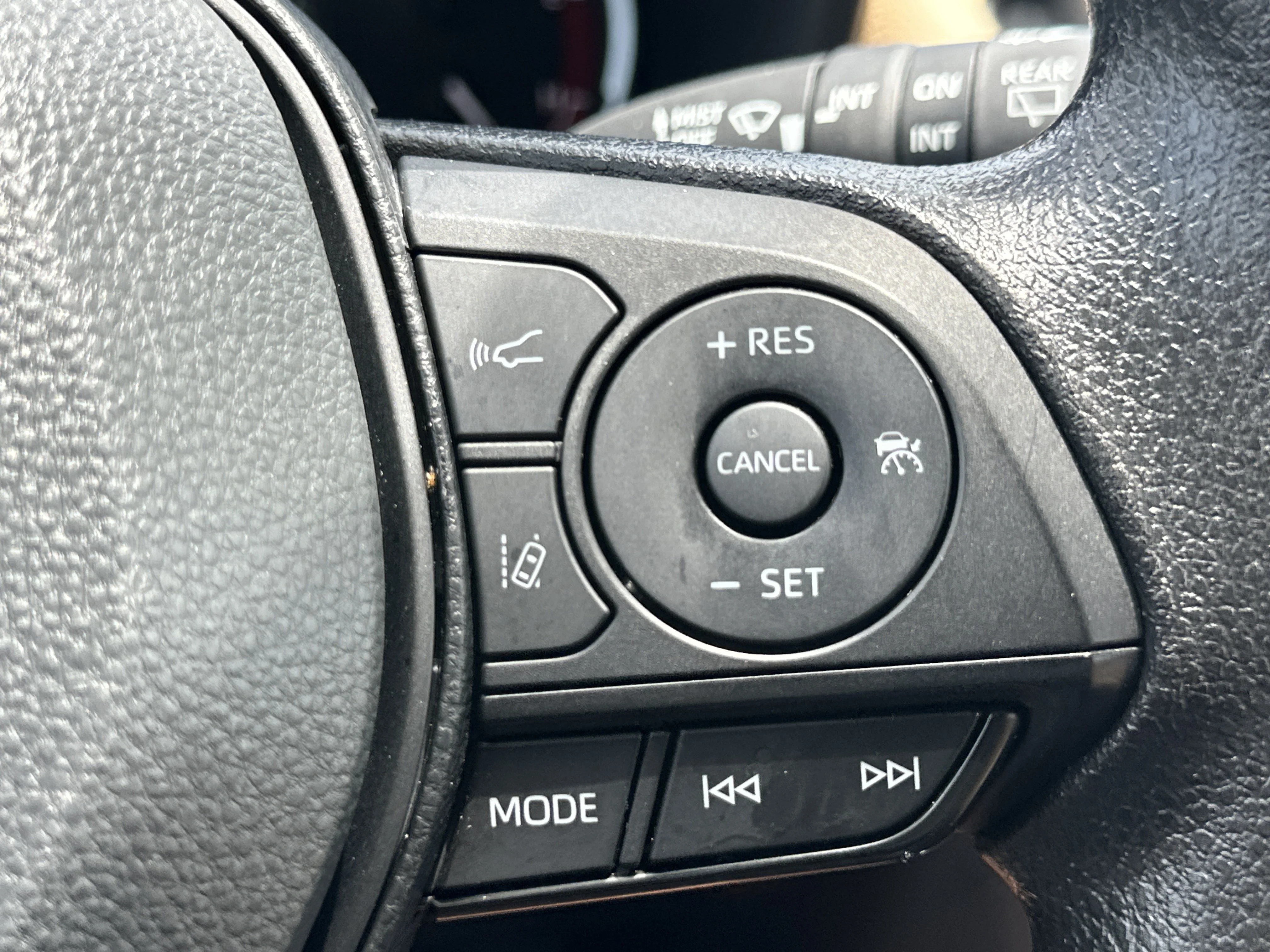 Used 2025 Ice Cap Toyota XLE image 26