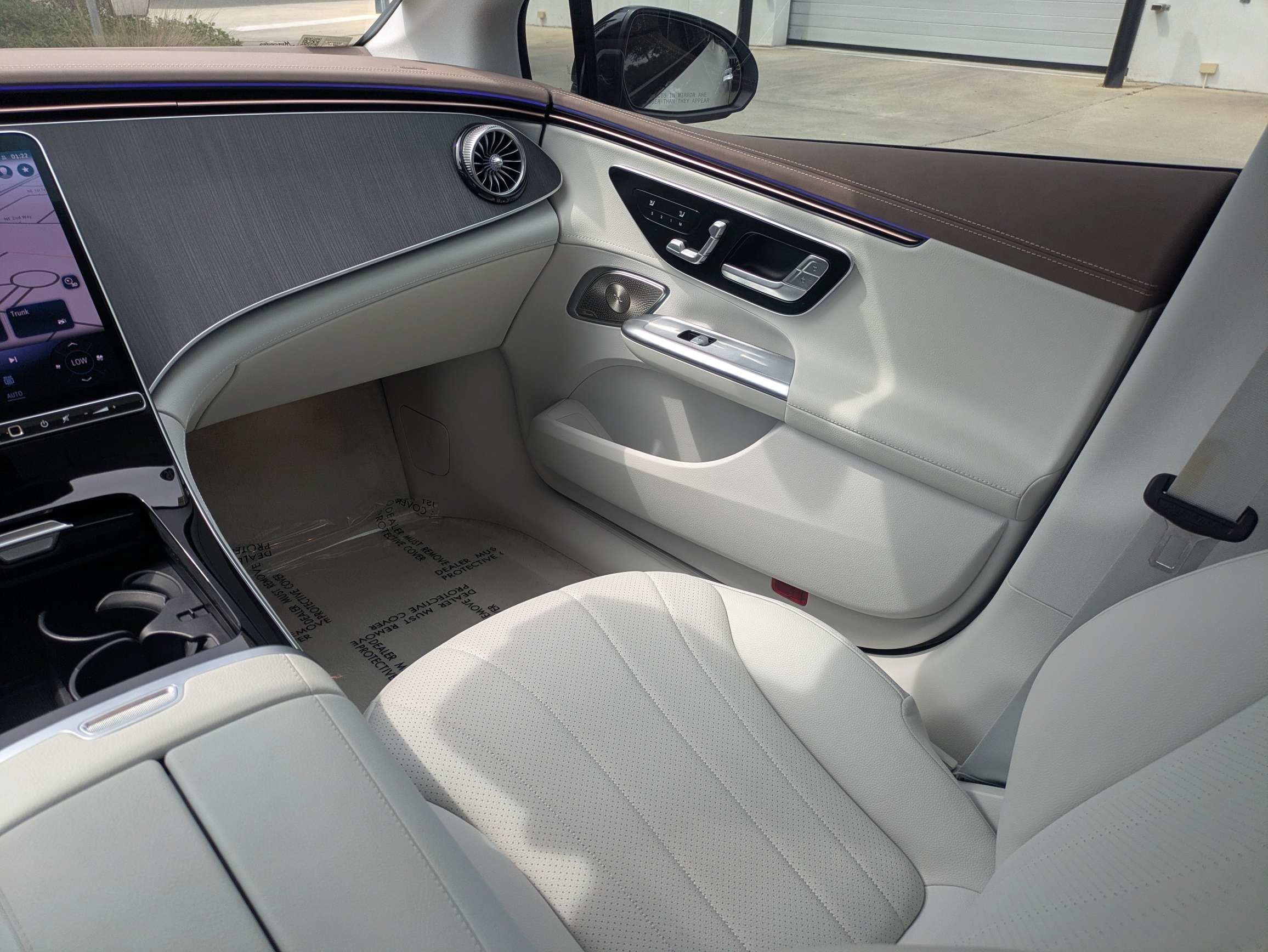 Certified Used 2025 Manufaktur Moon Mercedes-Benz EQE 350 image 15