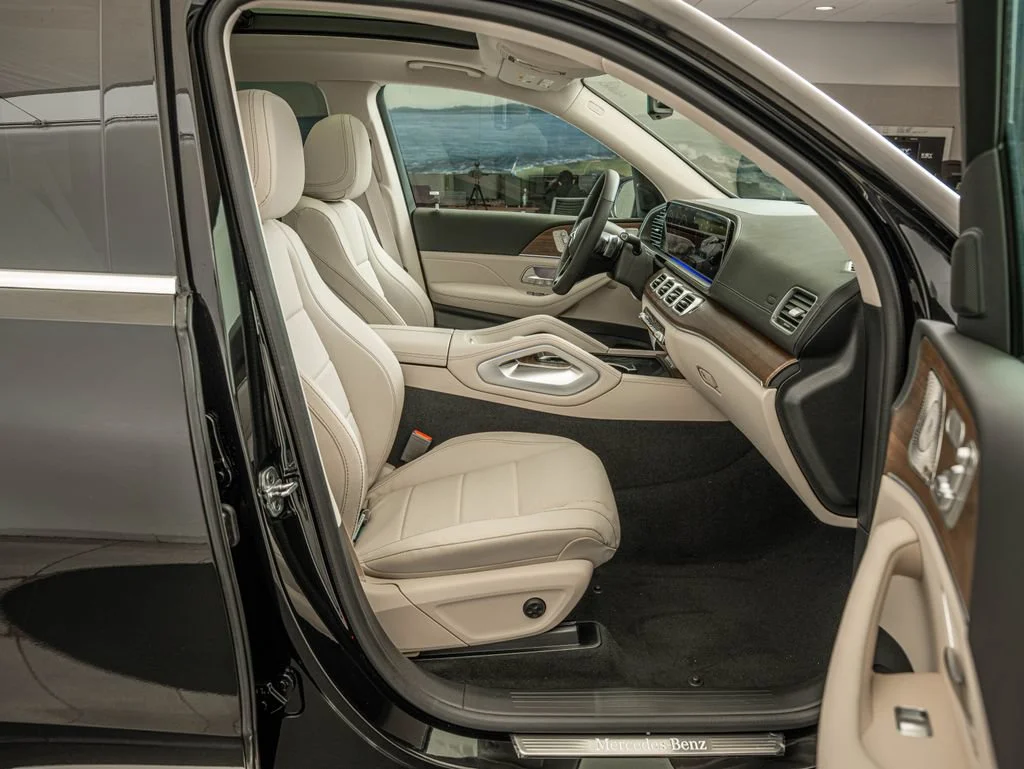 Used 2026 Black Mercedes-Benz GLS 450 image 35