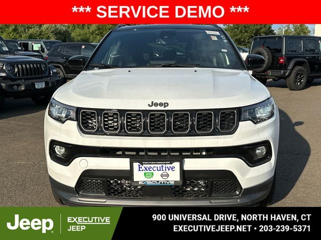 New 2025 Bright White Clear-Coat Exterior Paint Jeep Limited image 6