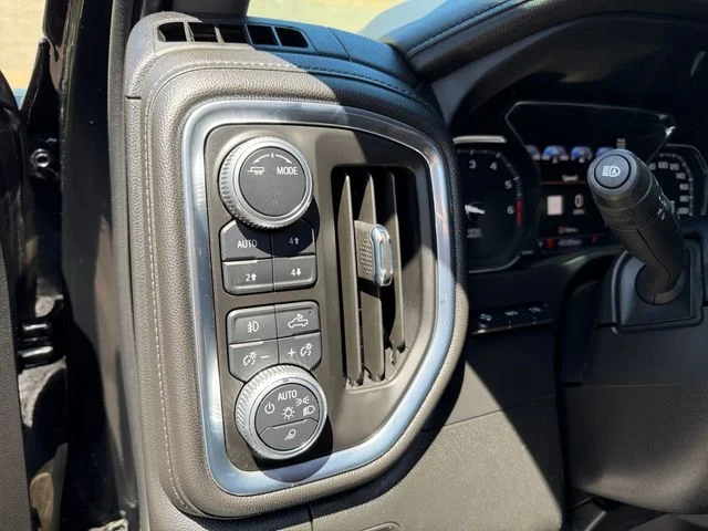 Used 2020 Black GMC Denali image 22