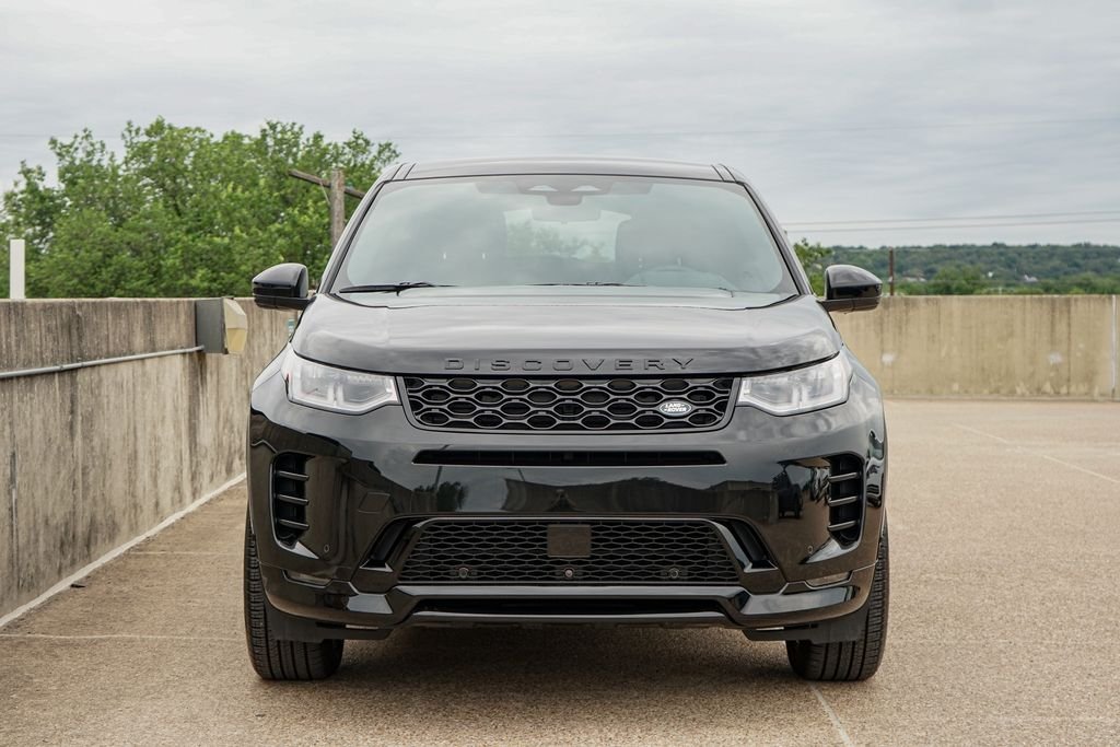 Used 2025 Santorini Black Metallic Land Rover SE image 4