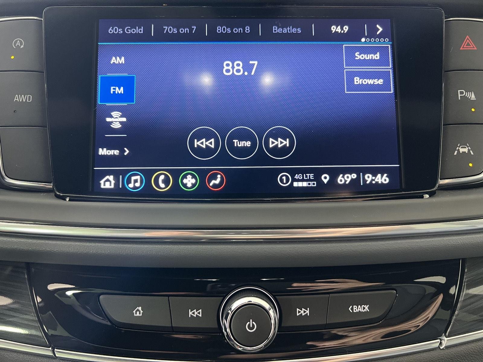 Used 2024 Summit White Buick Essence image 11