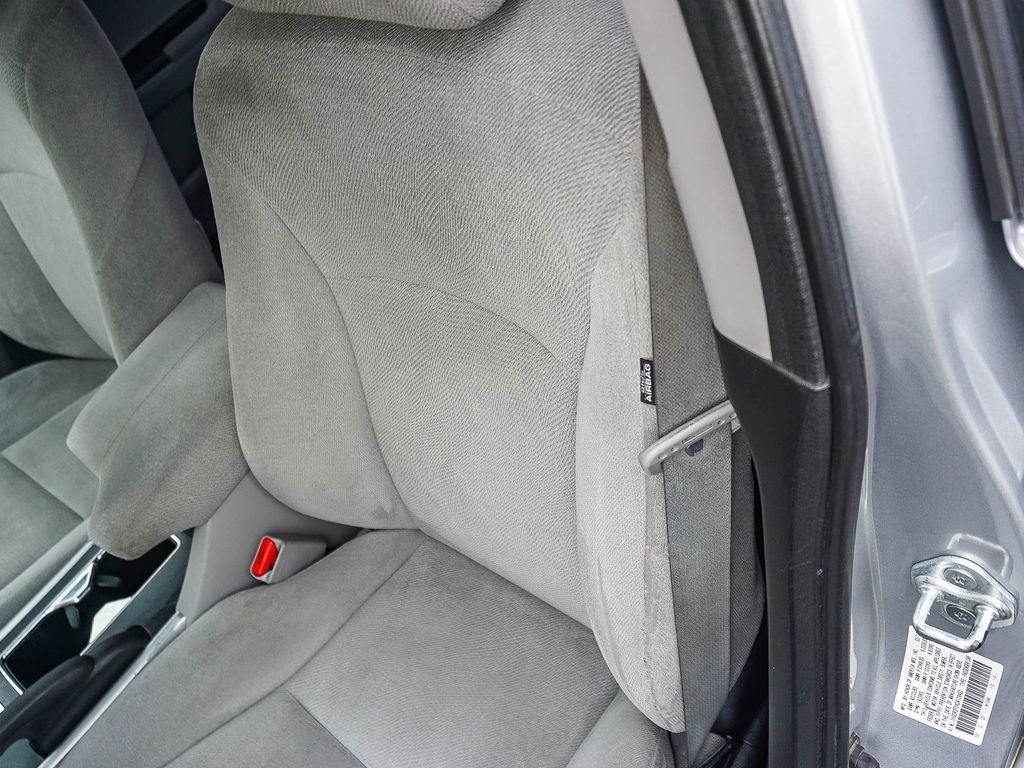 Used 2013  Honda LX image 20