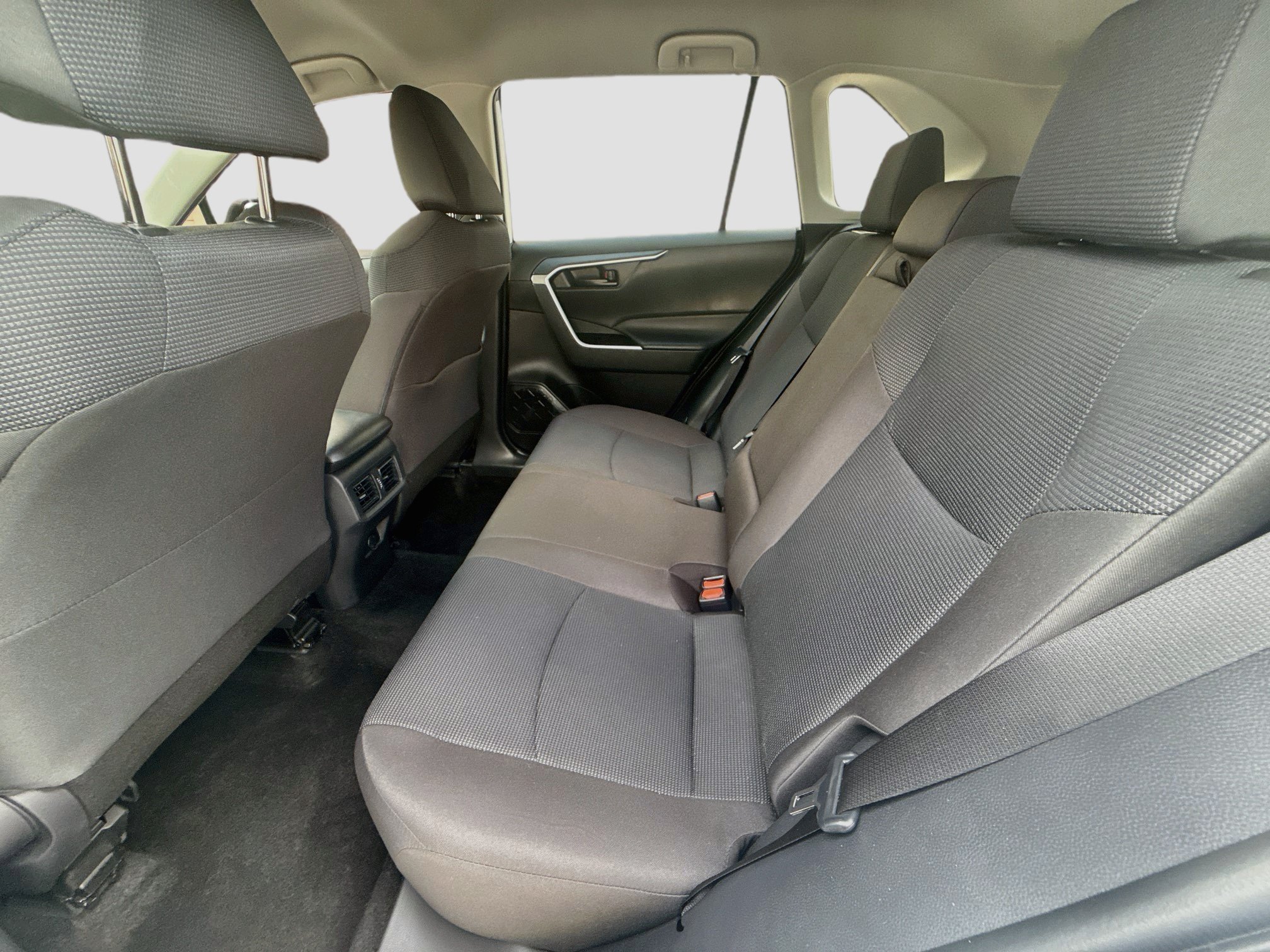 Used 2025 Ice Toyota LE image 21