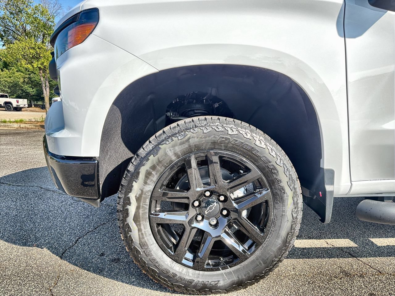 New 2026 Summit White Chevrolet Custom Trail Boss image 28
