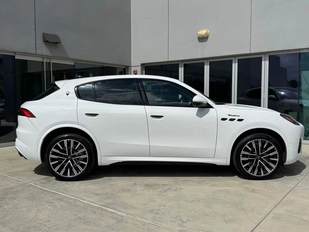 Used 2025 Bianco Maserati Modena image 9
