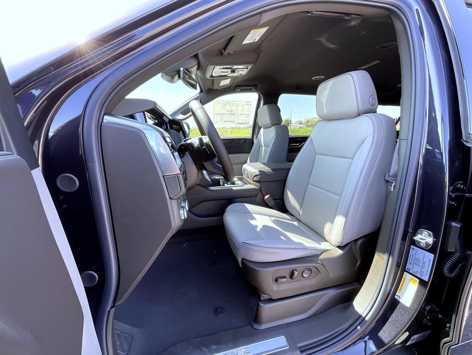 2026 GMC Yukon XL Elevation - Photo 10
