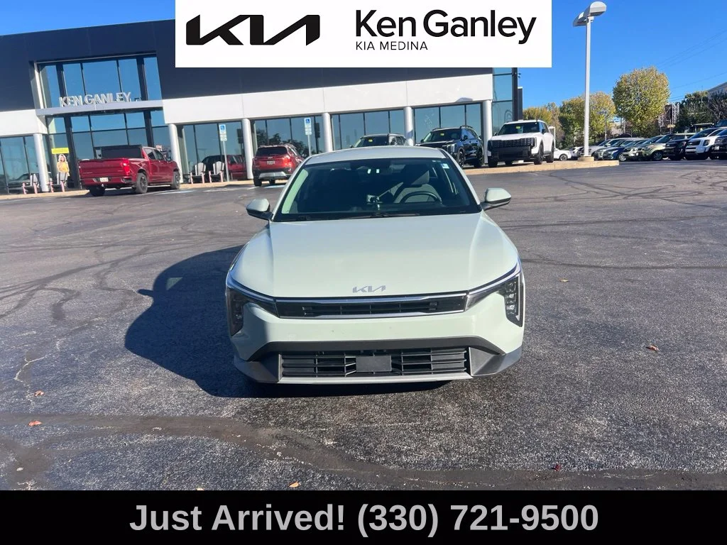 Certified Used 2025  Kia EX image 2