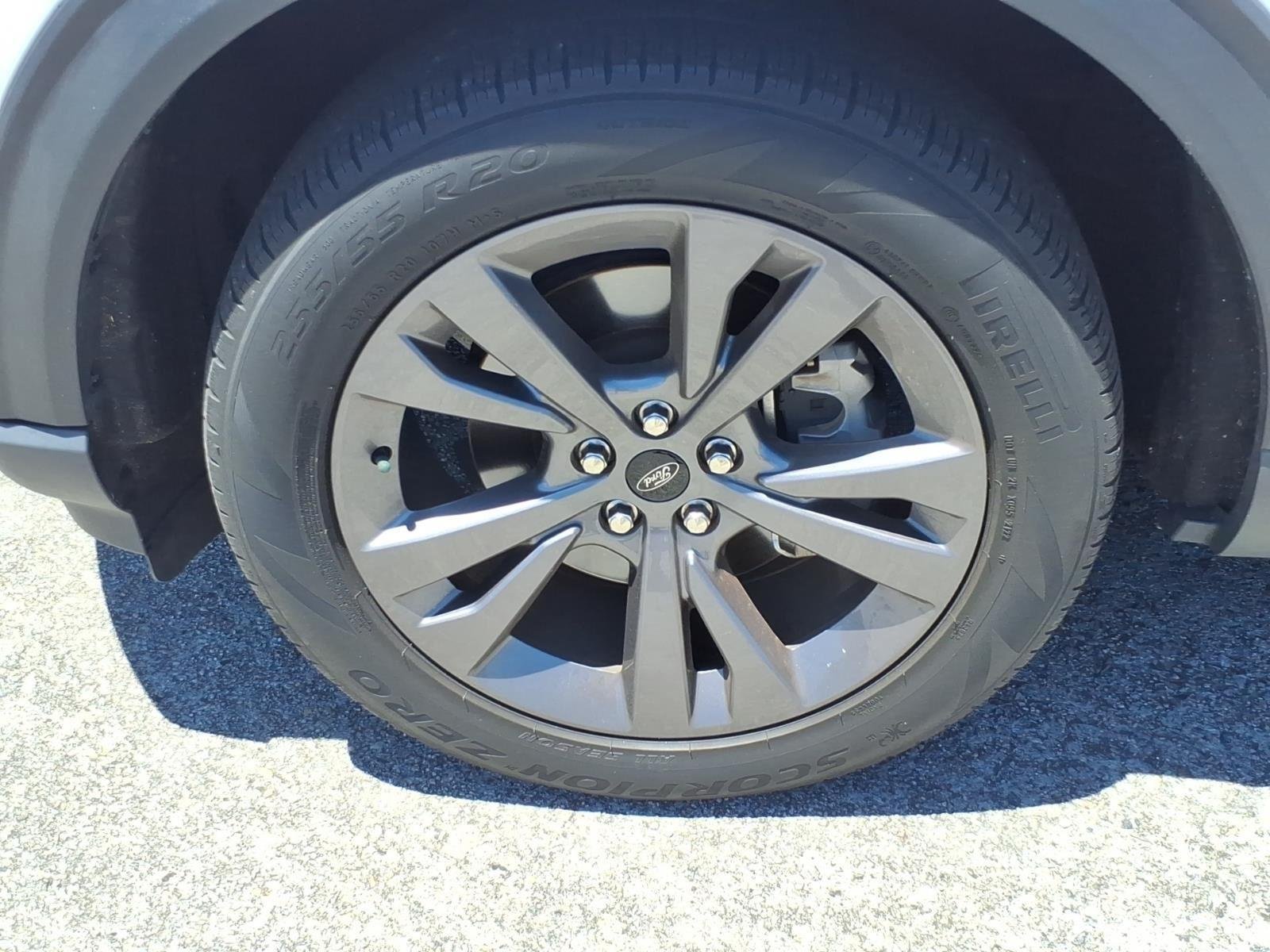 Used 2022 Star White Metallic Tri-Coat Ford XLT image 4