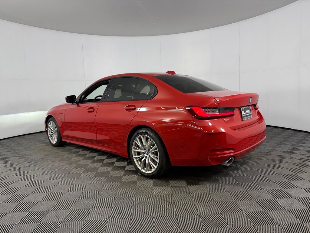 2023 BMW 3 Series 330e - Photo 10