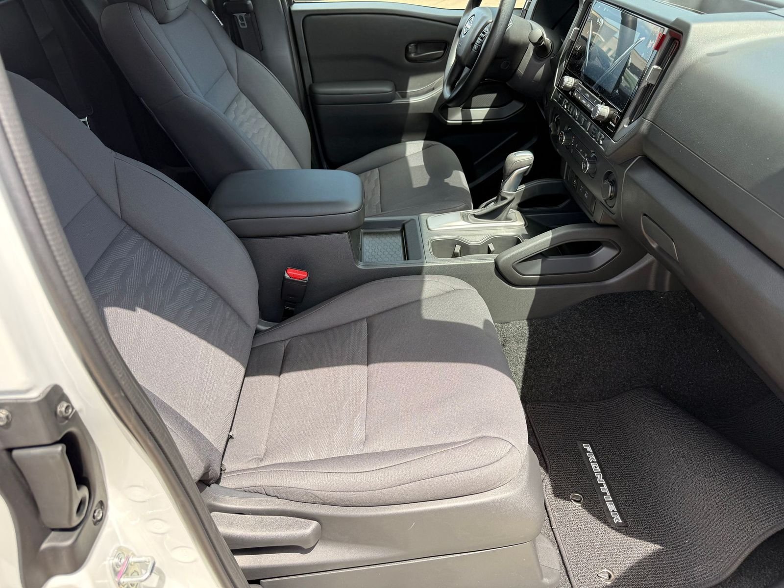 New 2026 Glacier White Nissan King Cab® S image 23