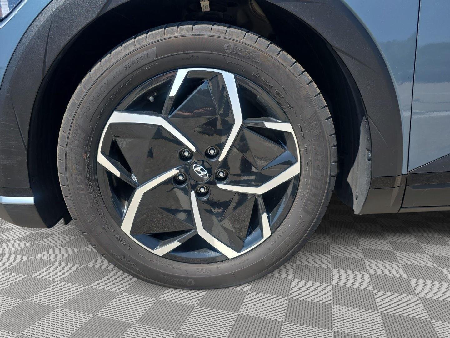 2024 Hyundai IONIQ 5 SE - Photo 9