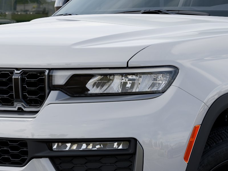New 2026 Bright White Clear-Coat Exterior Paint Jeep Limited image 36