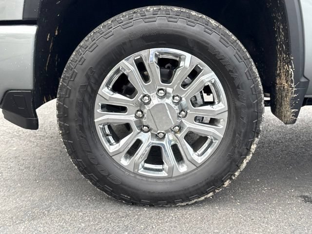 Used 2025 Sterling Gray Metallic Chevrolet High Country image 31