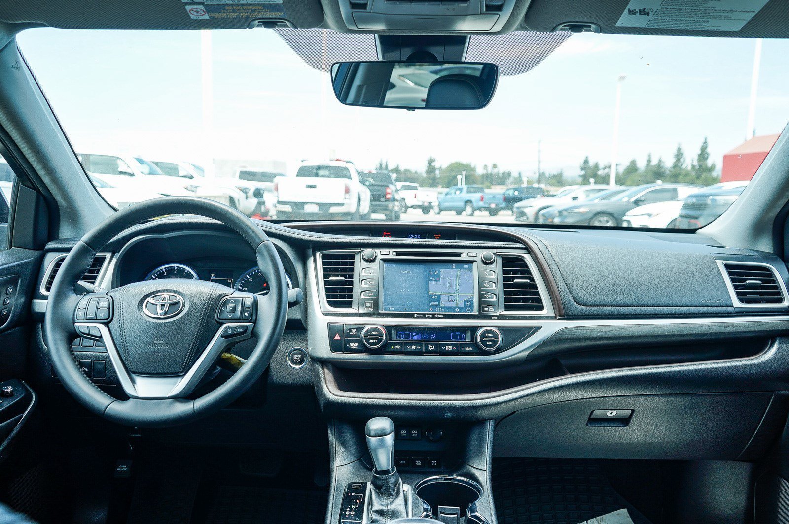 Certified Used 2017 Toasted Walnut Pearl Toyota Limited image 12