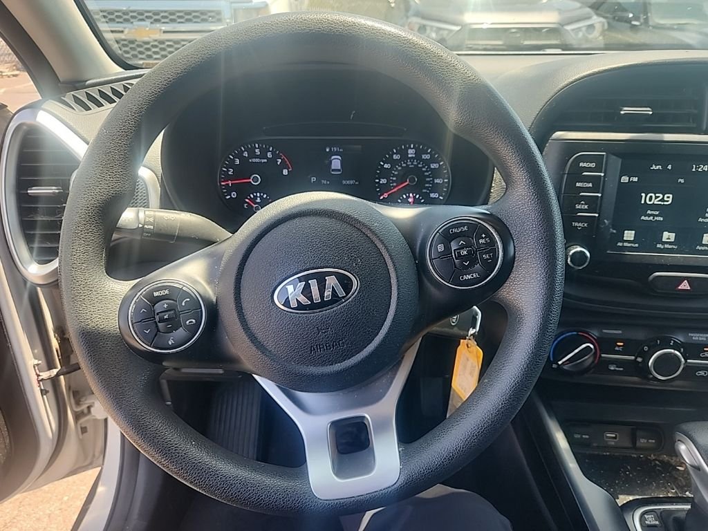 Used 2020 White Kia LX image 20