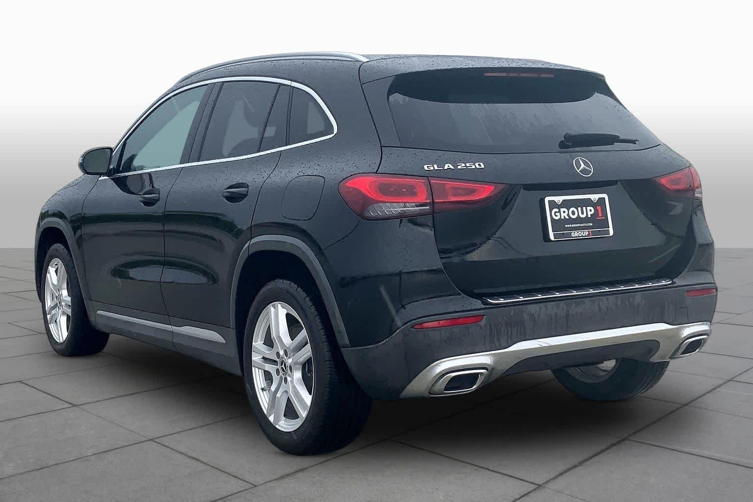 Used 2021 Night Black Mercedes-Benz GLA 250 image 12