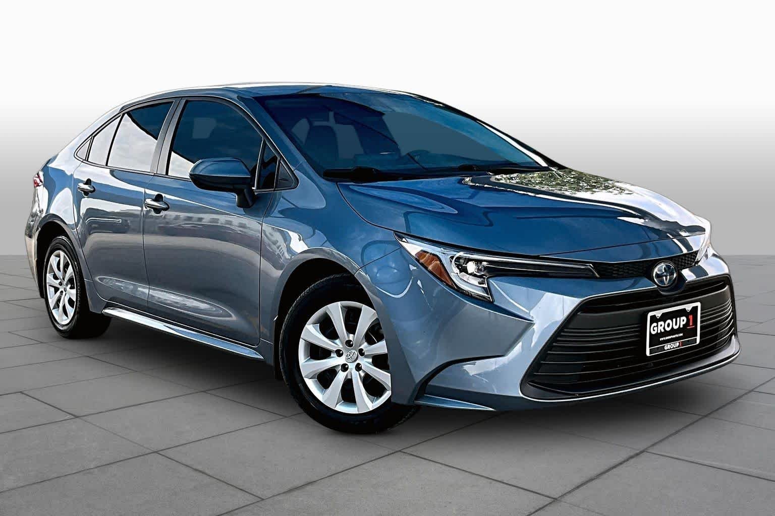 Used 2025 Celestite Toyota Hybrid LE image 4
